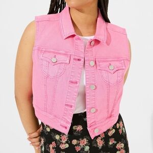 New Torrid denim crop vest with pockets